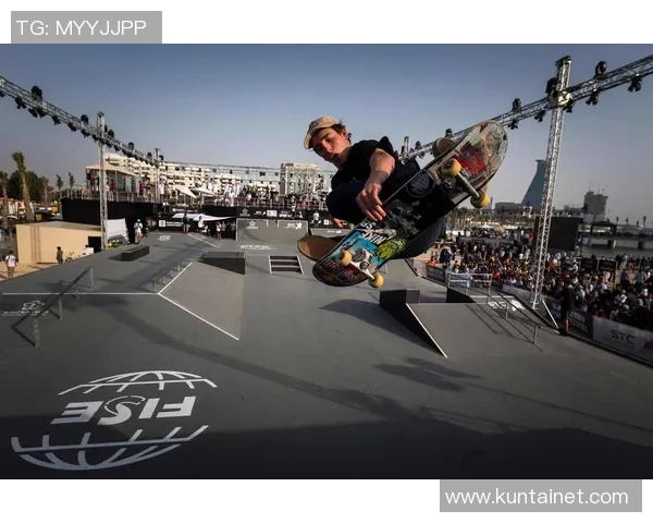 重庆极限运动队在世界滑板锦标赛中以62分稳居积分榜首位